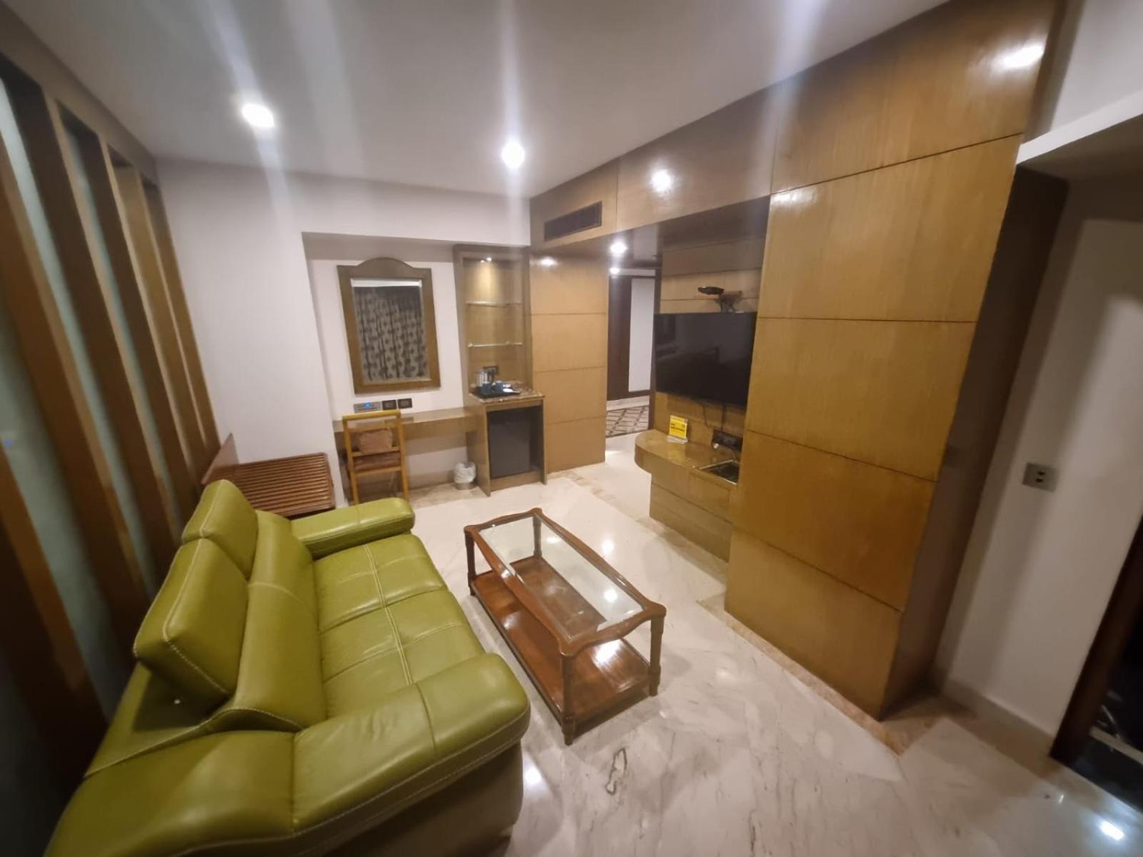 Hotel Benzz Park Chennai Luaran gambar