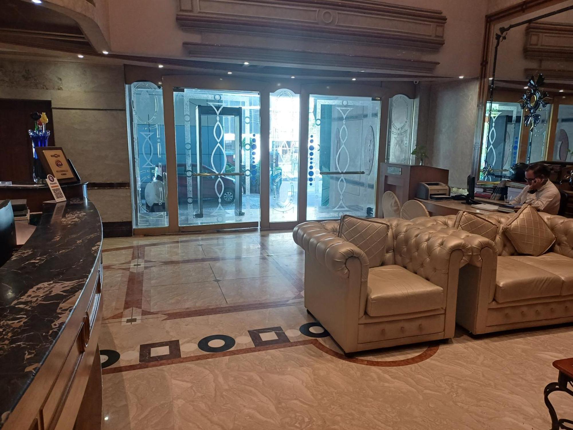 Hotel Benzz Park Chennai Luaran gambar