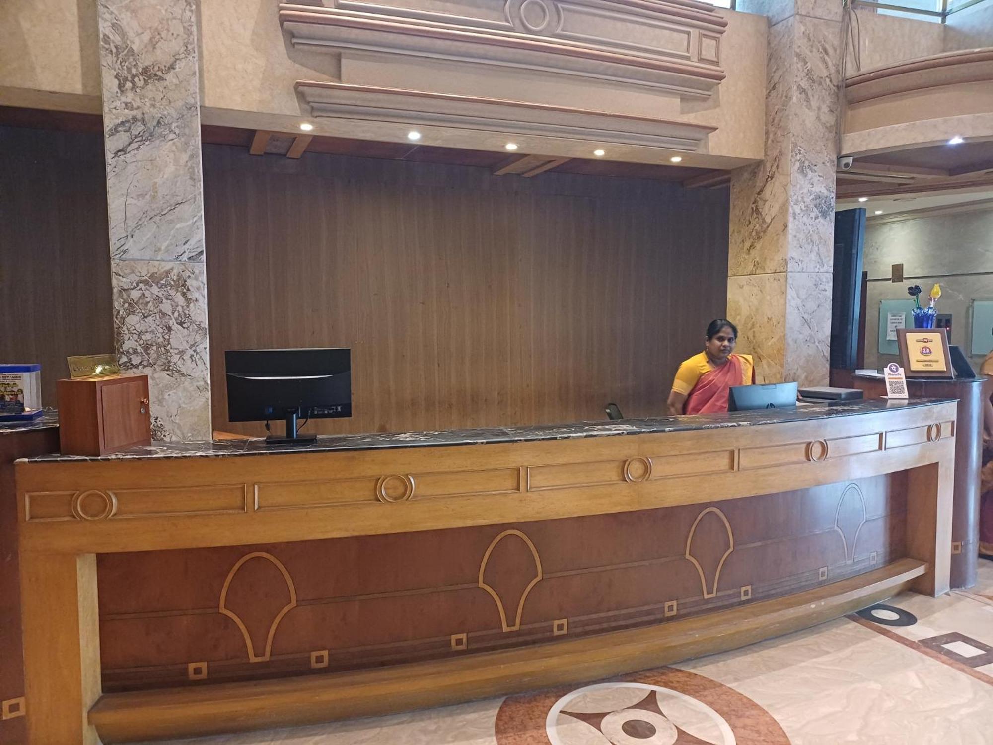 Hotel Benzz Park Chennai Luaran gambar
