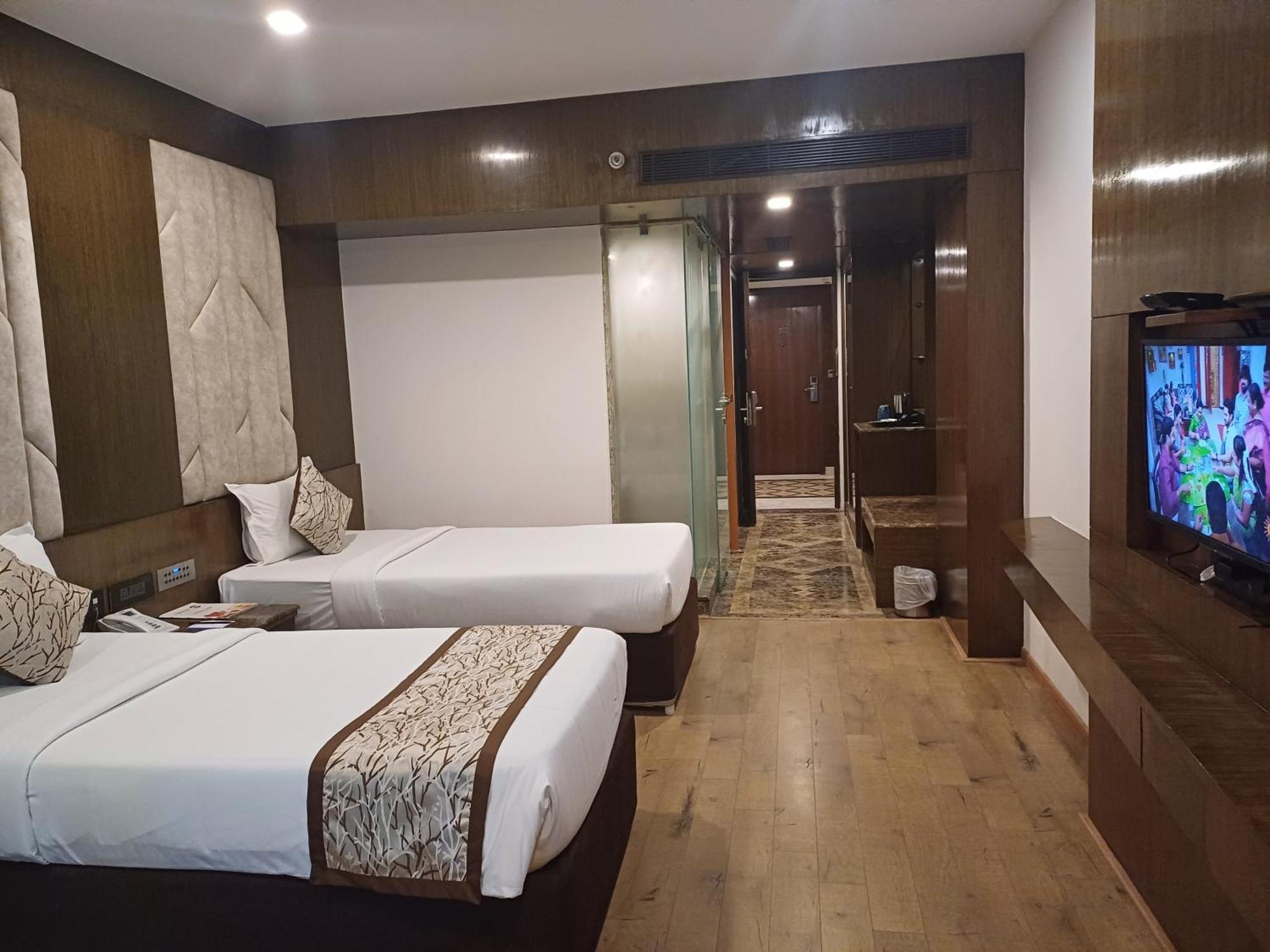 Hotel Benzz Park Chennai Luaran gambar