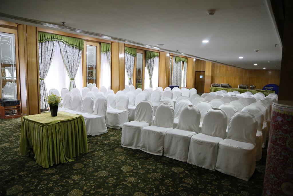 Hotel Benzz Park Chennai Luaran gambar