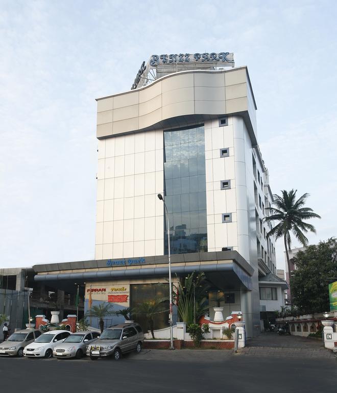 Hotel Benzz Park Chennai Luaran gambar