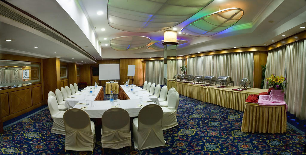 Hotel Benzz Park Chennai Luaran gambar